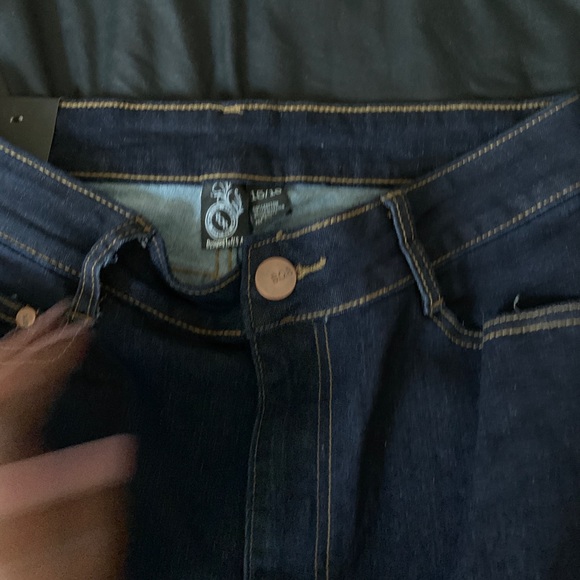 Jeans - Picture 3 of 4